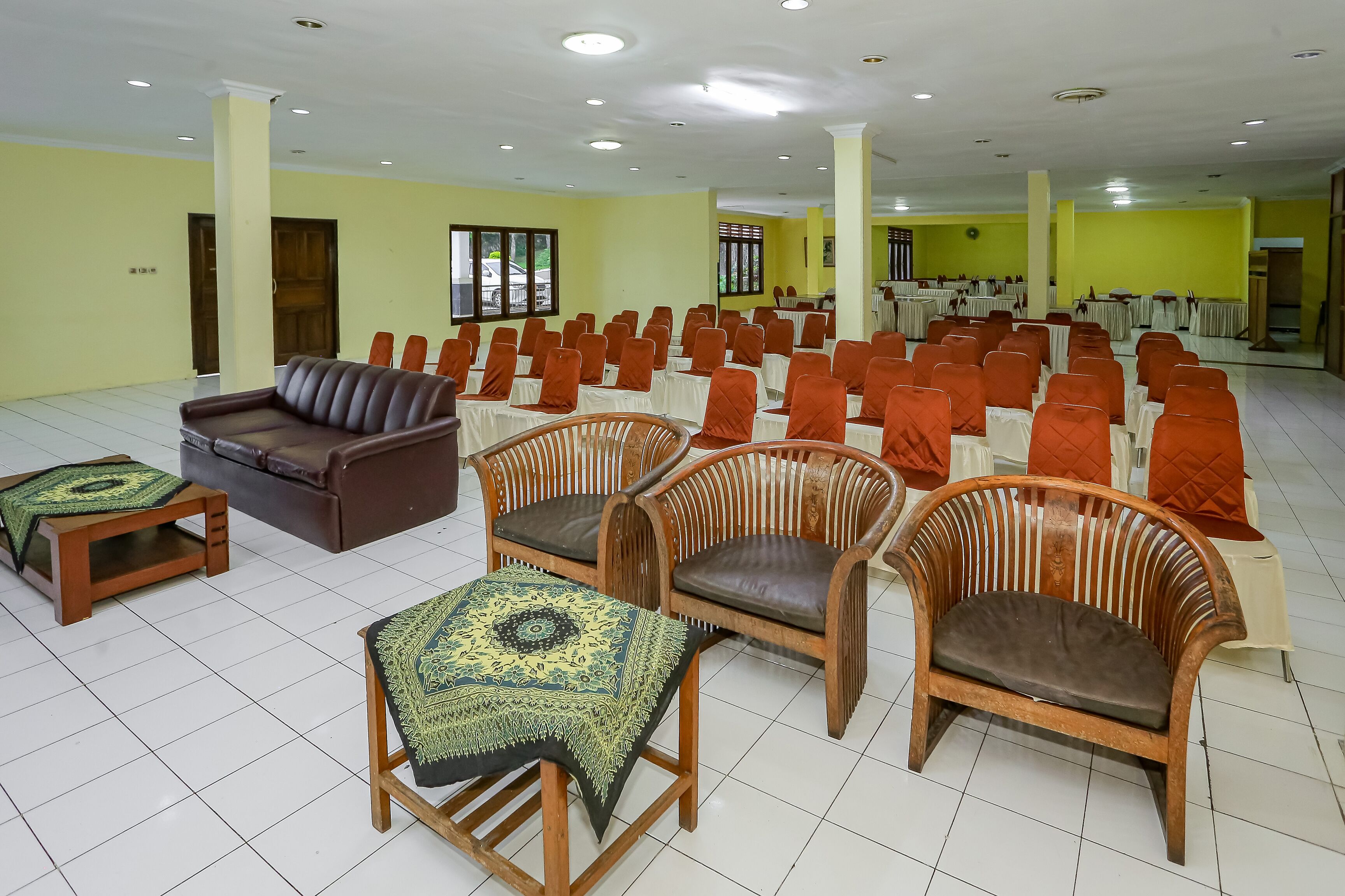 Capital O 93349 Hotel Gondangdia