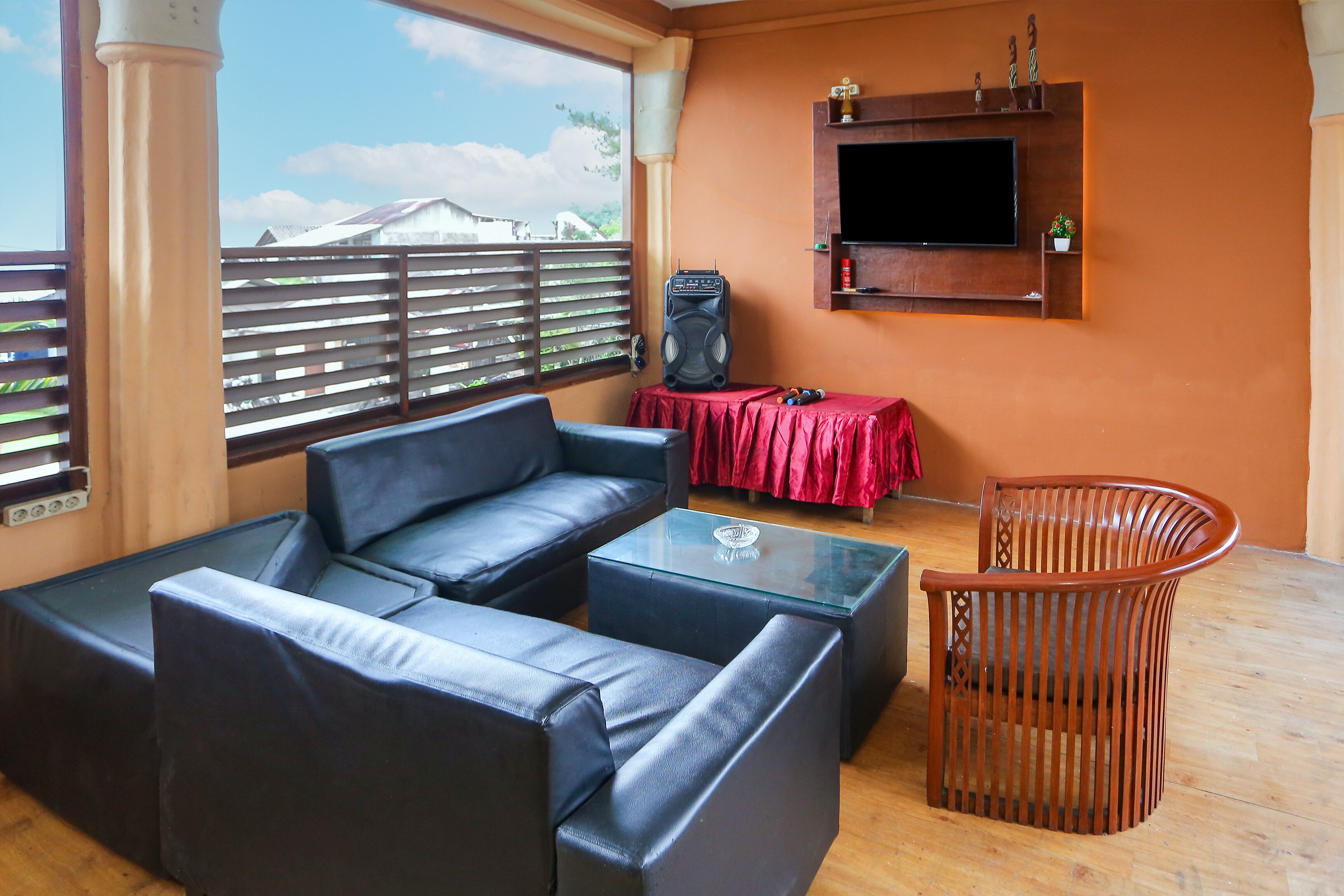 Capital O 93349 Hotel Gondangdia