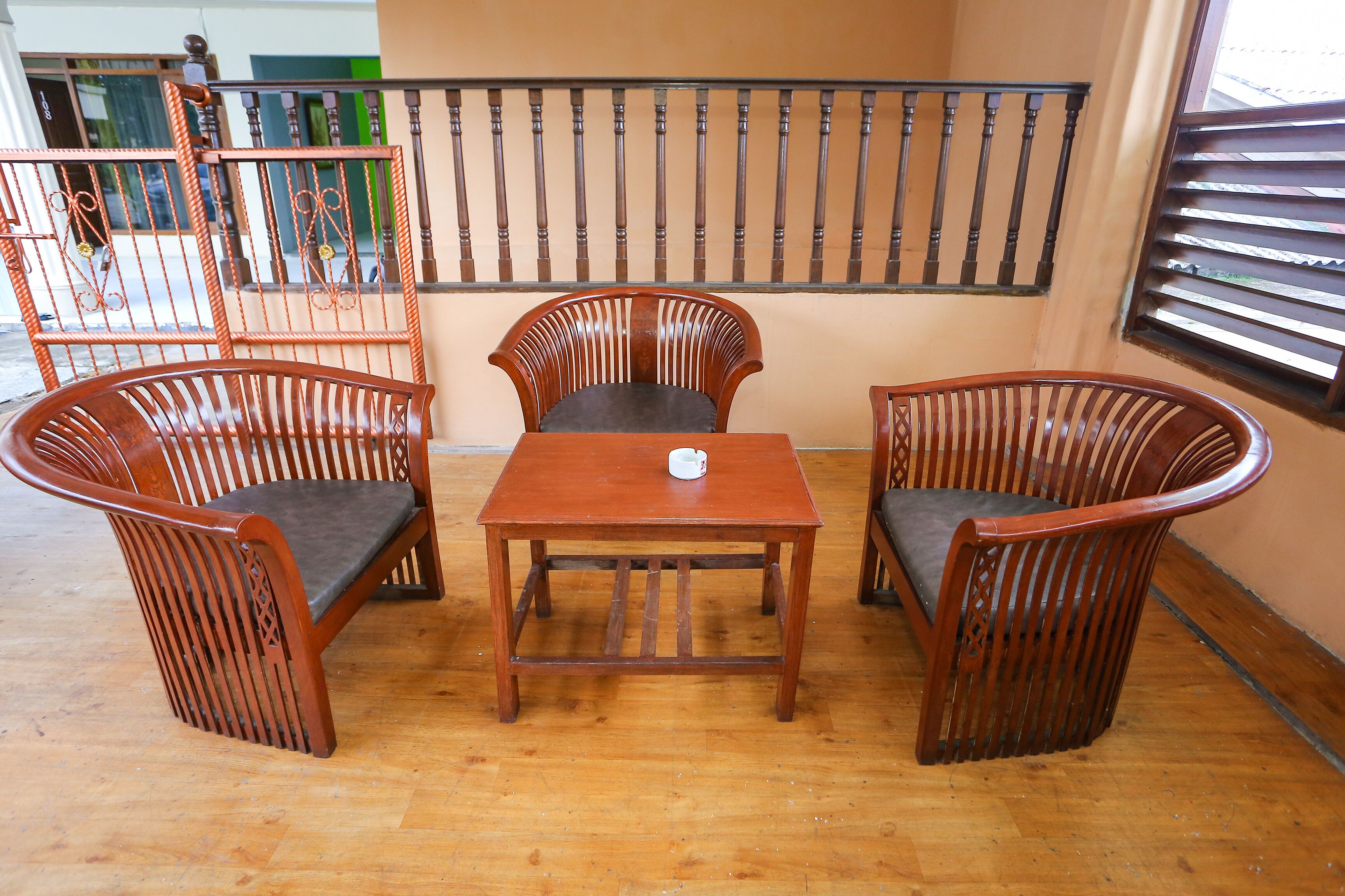 Capital O 93349 Hotel Gondangdia