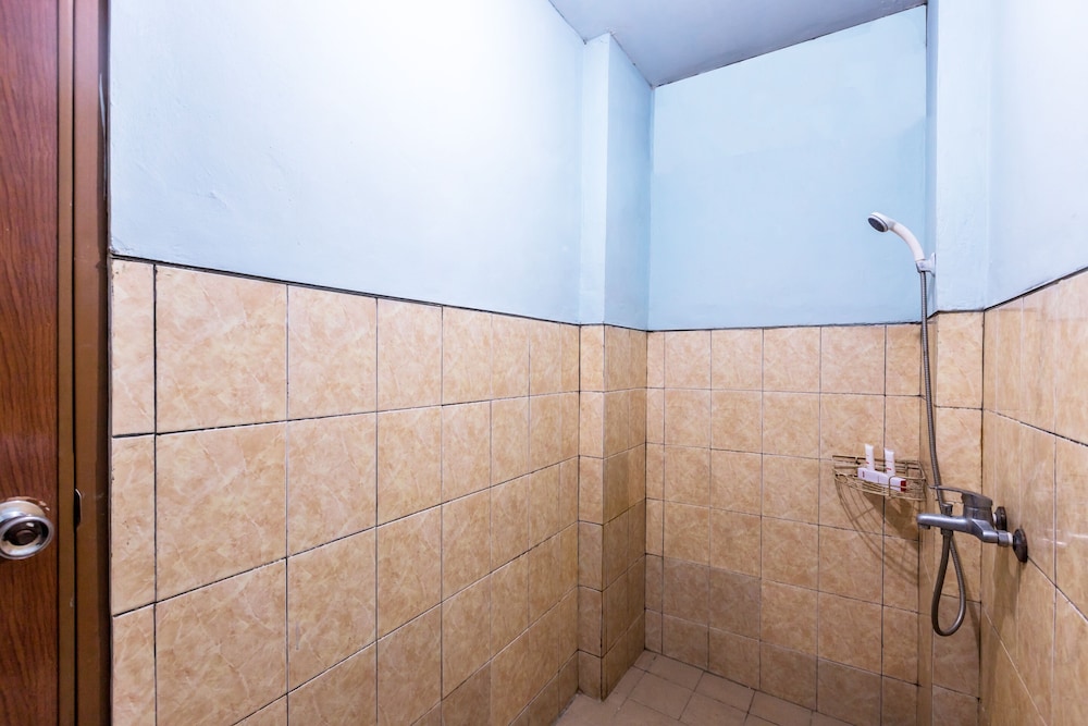 Cemara Gading by OYO Rooms