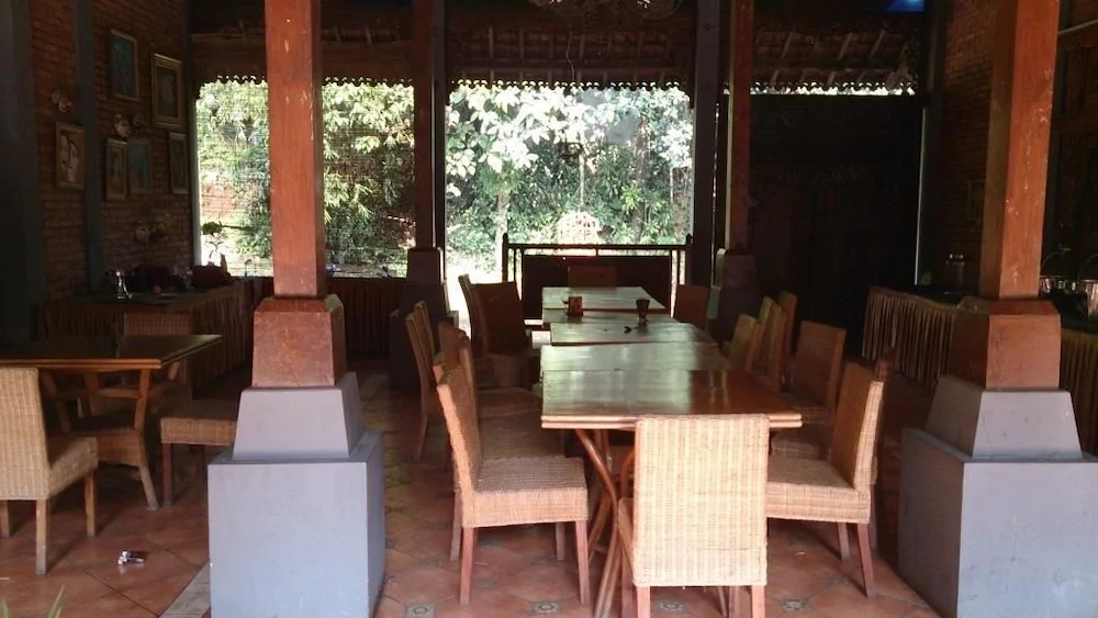 Desa Gumati Hotel