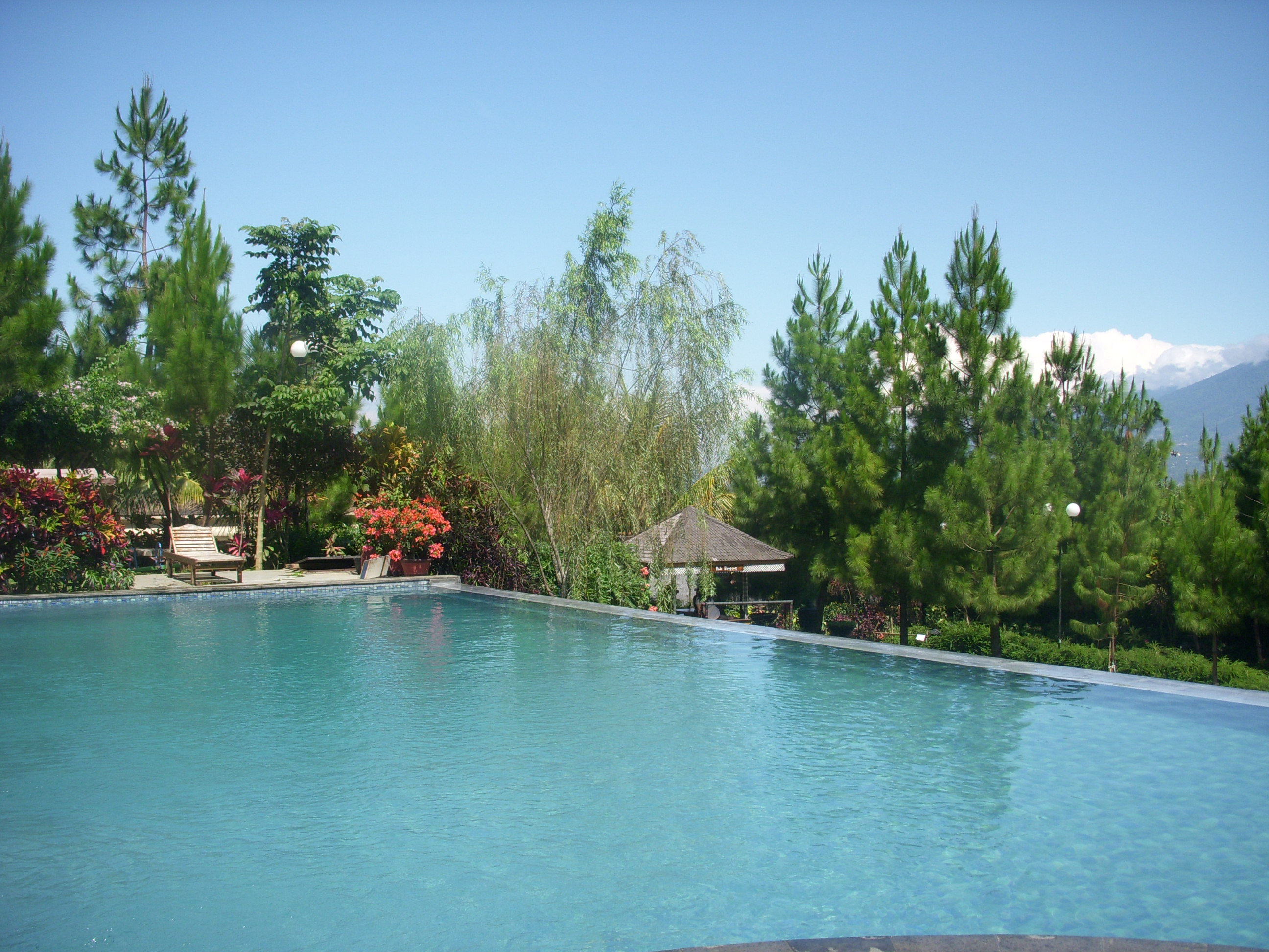 Jambuluwuk Puncak Convention Hall & Resort