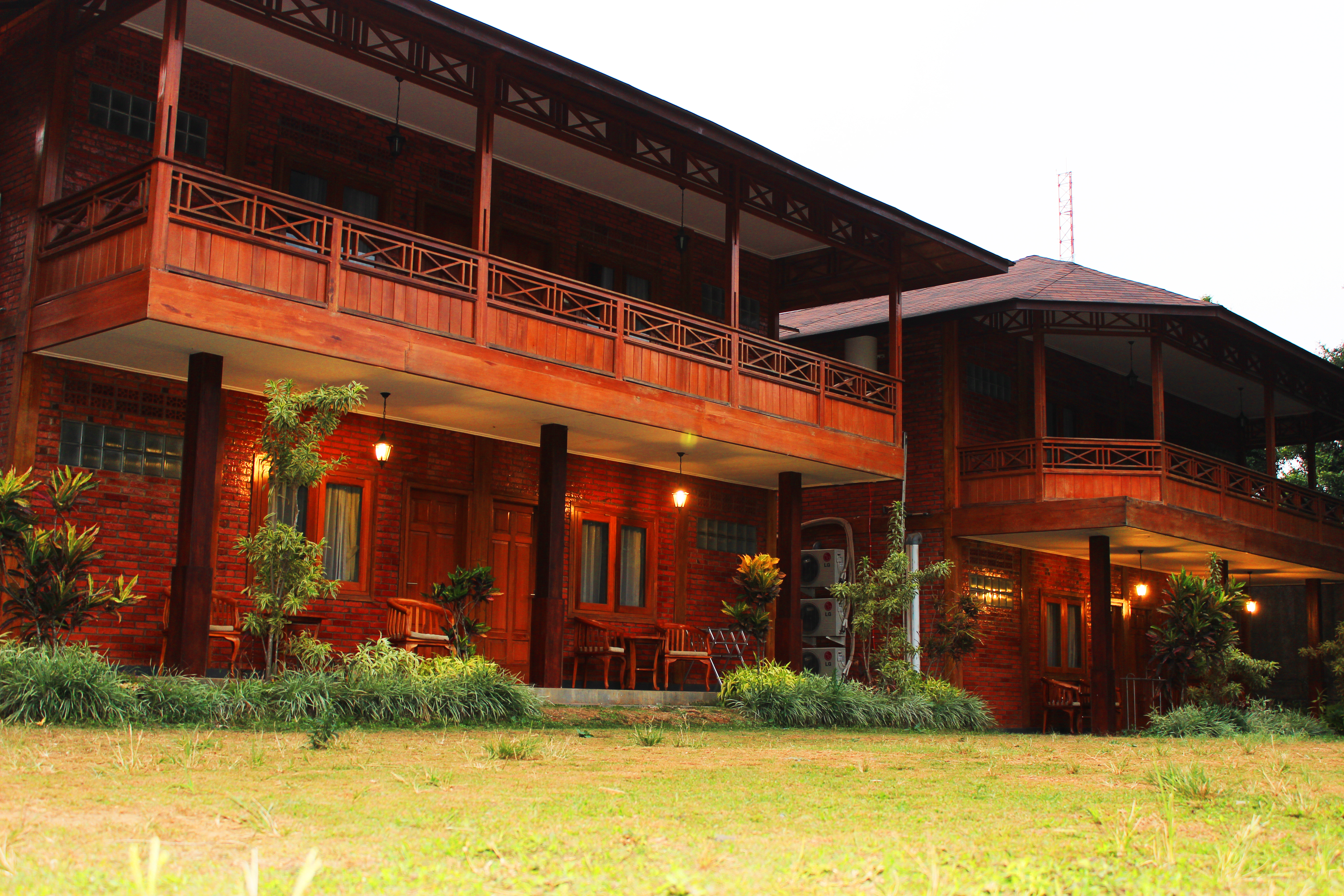 Jambuluwuk Puncak Convention Hall & Resort