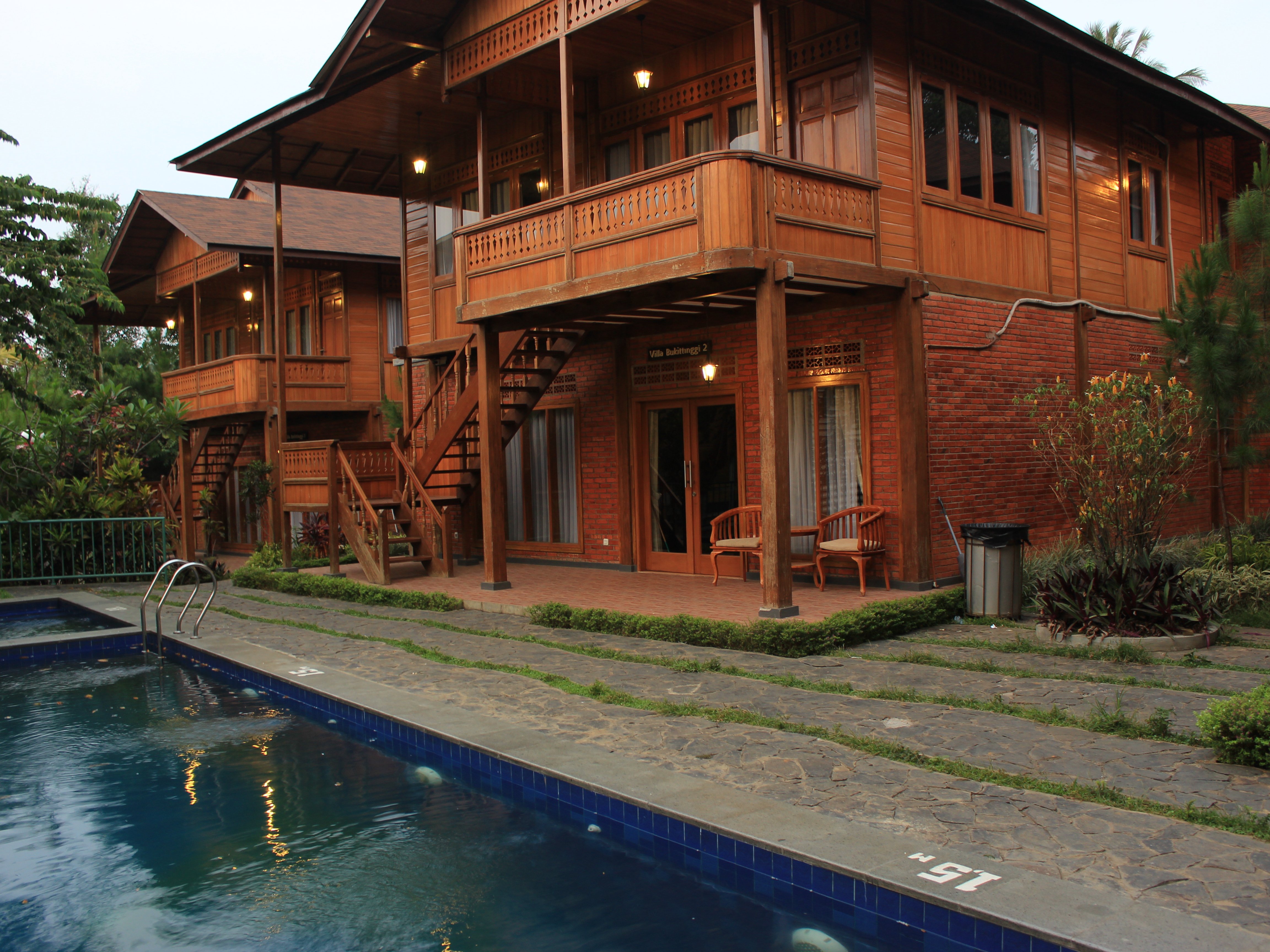 Jambuluwuk Puncak Convention Hall & Resort