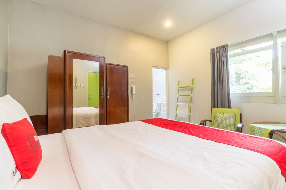 Jeng Tini Guest House