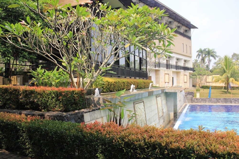 Kyriad Bumi Cikeas Bogor