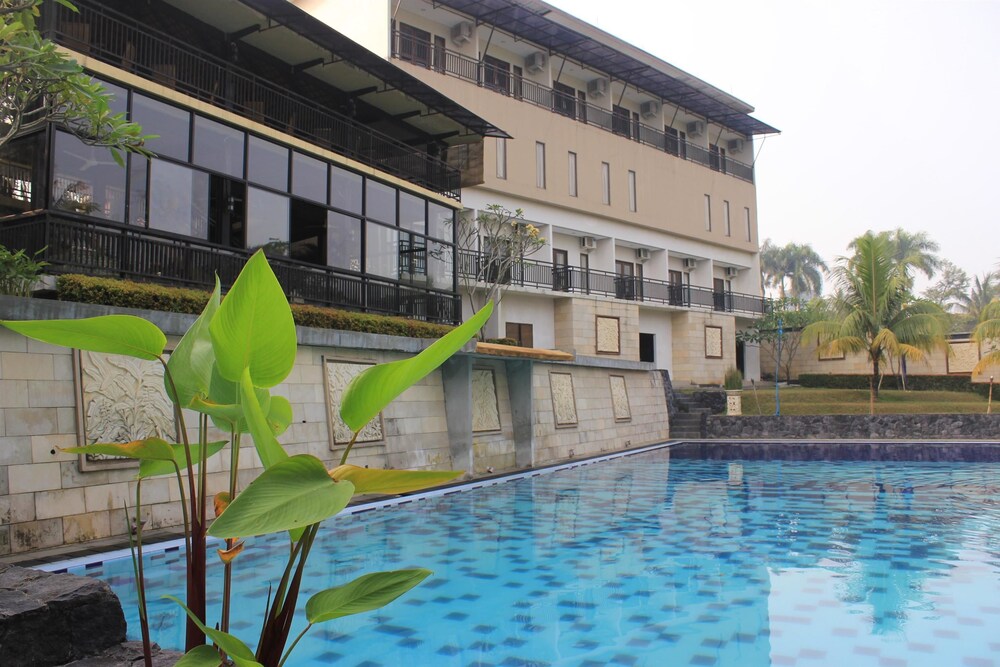 Kyriad Bumi Cikeas Bogor