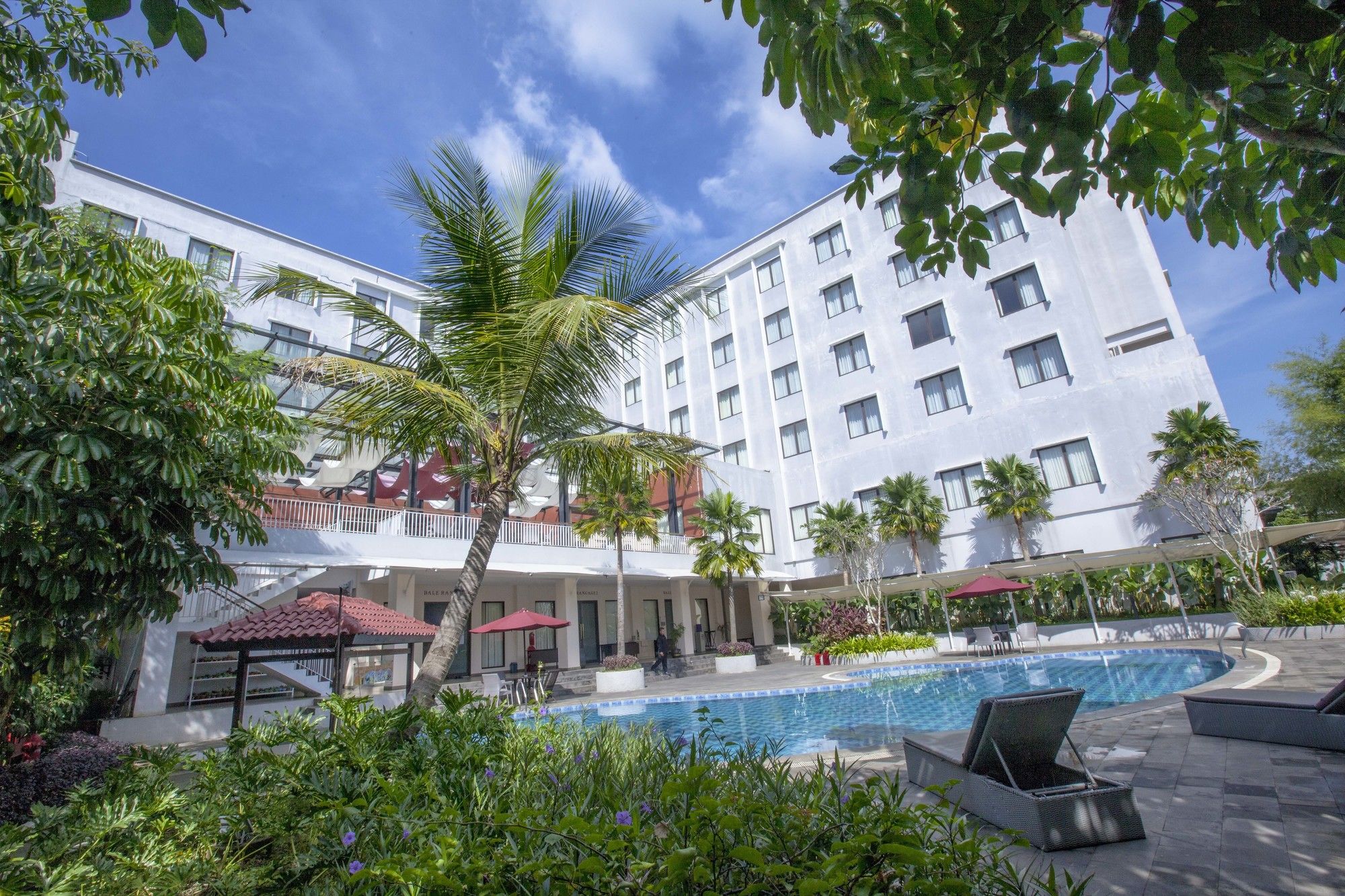 Padjadjaran Suites Resort & Convention Hotel