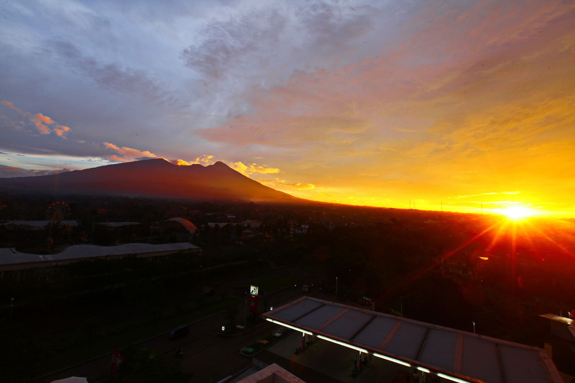 Padjadjaran Suites Resort & Convention Hotel