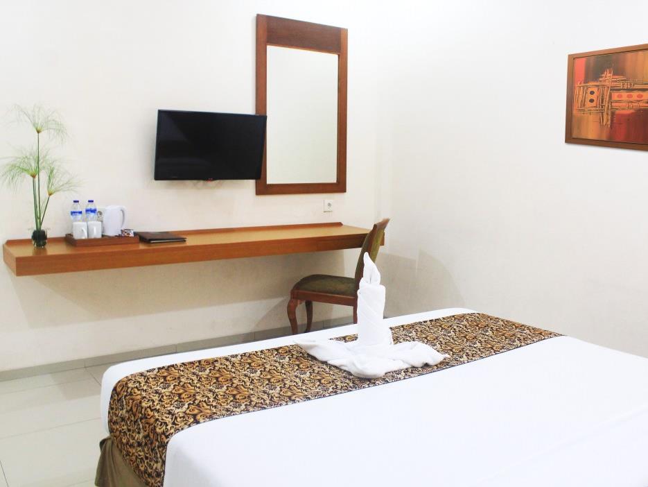 Papyrus Tropical Bogor