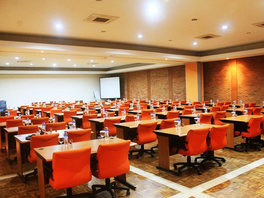 Papyrus Tropical Bogor