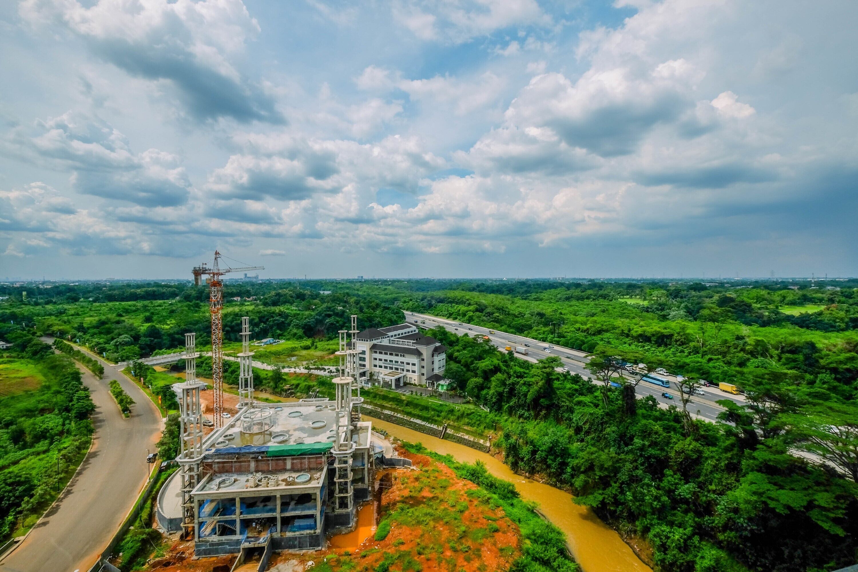 Podomoro Golf View Apartment By Travelio