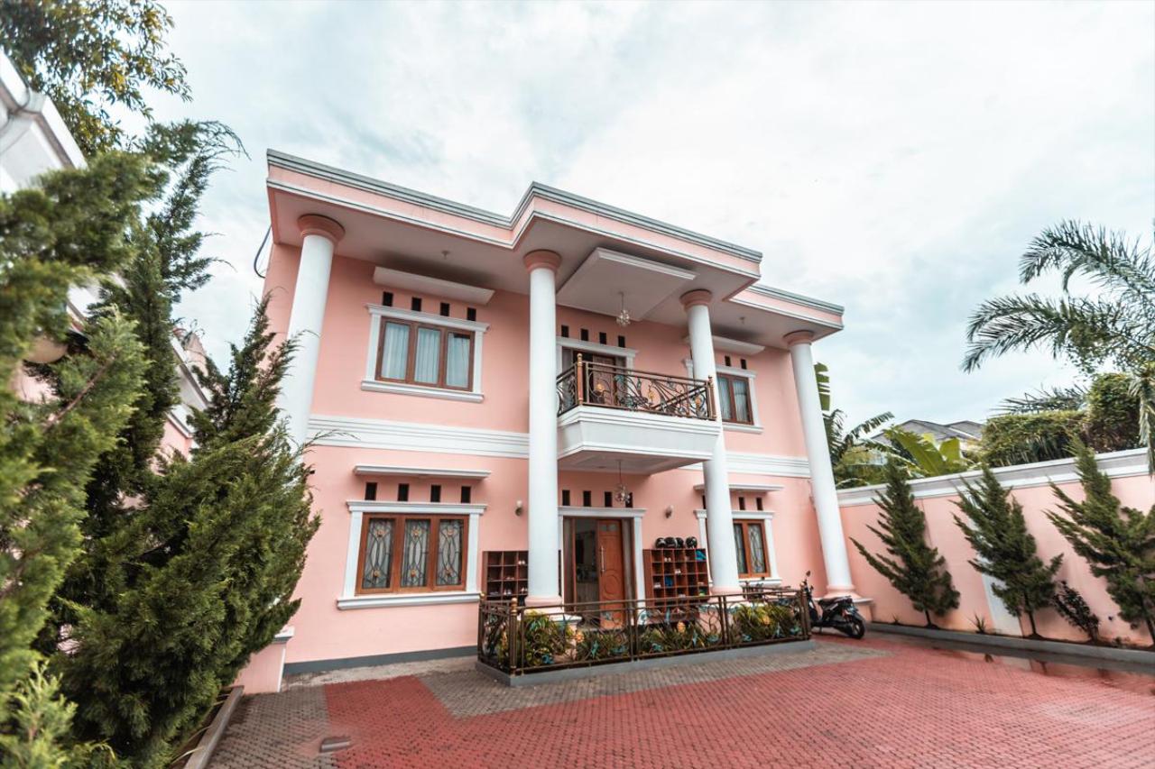 Pondok Cimanggu Syariah by OYO Rooms