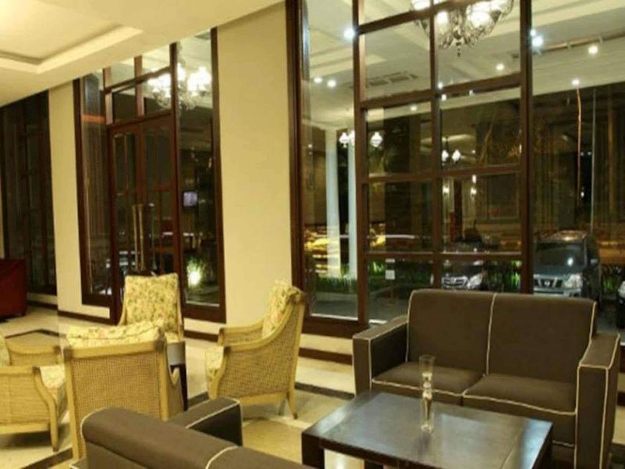 Royal Hotel