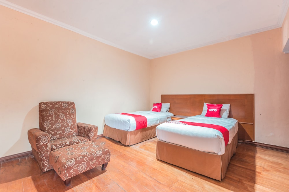 Taman Cibinong by OYO Rooms