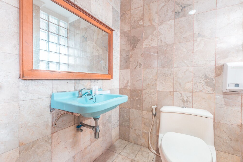 Taman Cibinong by OYO Rooms