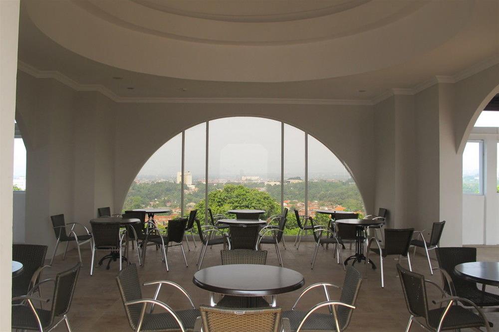 The Sahira Hotel