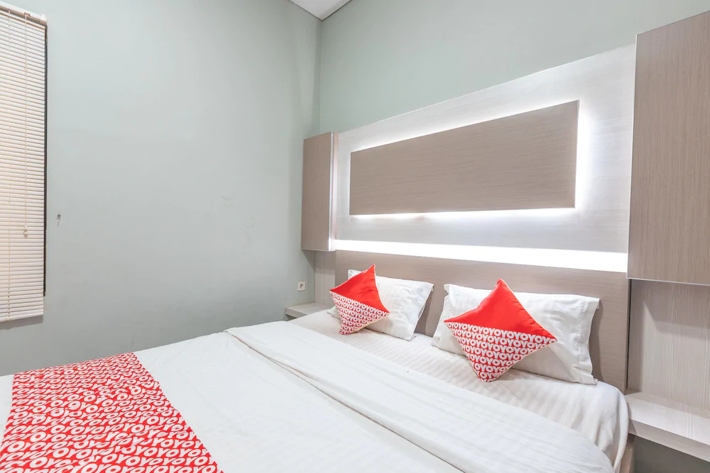 Yayah Rooms Syariah by OYO Rooms