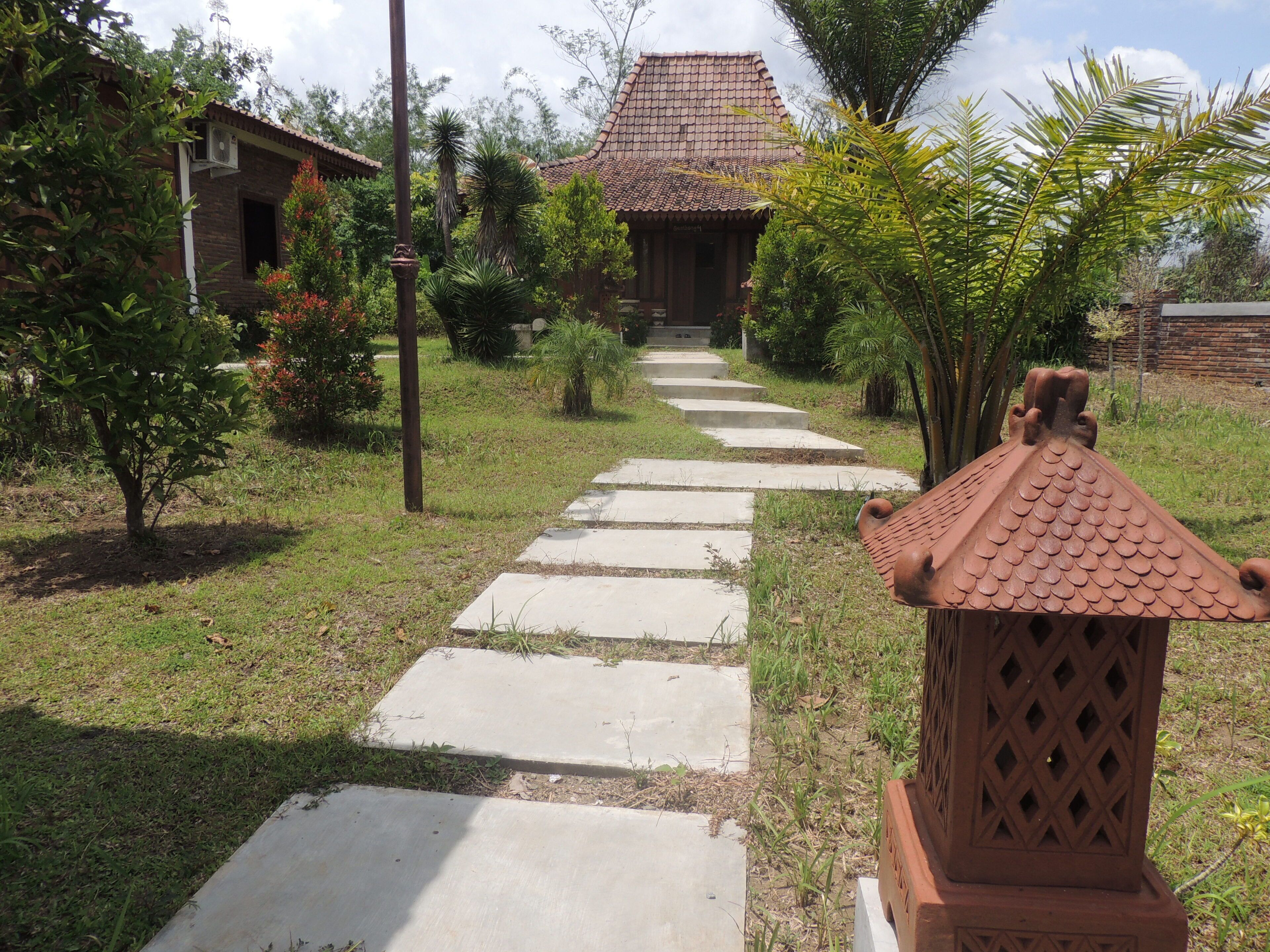 Balkondes Karanganyar