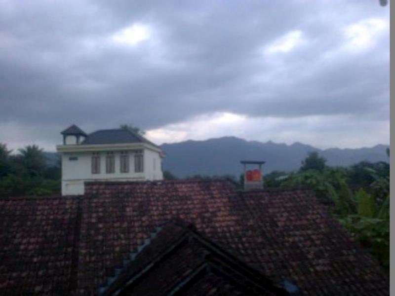 Hotel Milik Kita