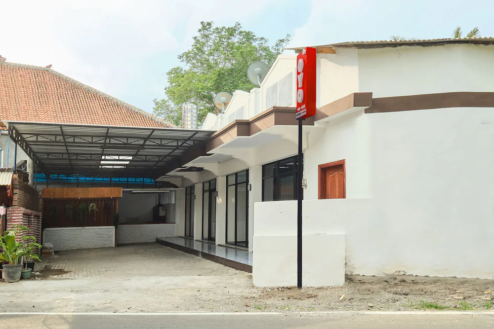 Mayang Garini by OYO