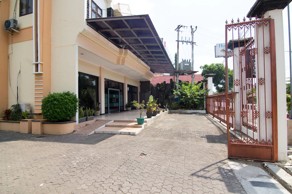 Hotel 3 Intan by OYO Rooms