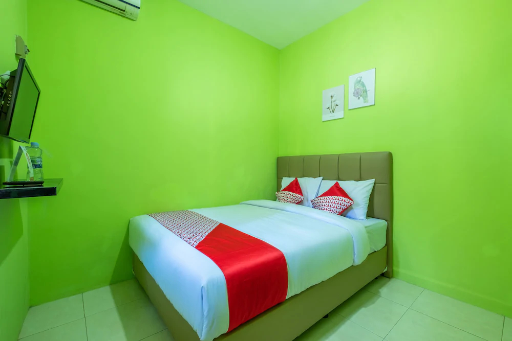 Cemara Residence by OYO Rooms