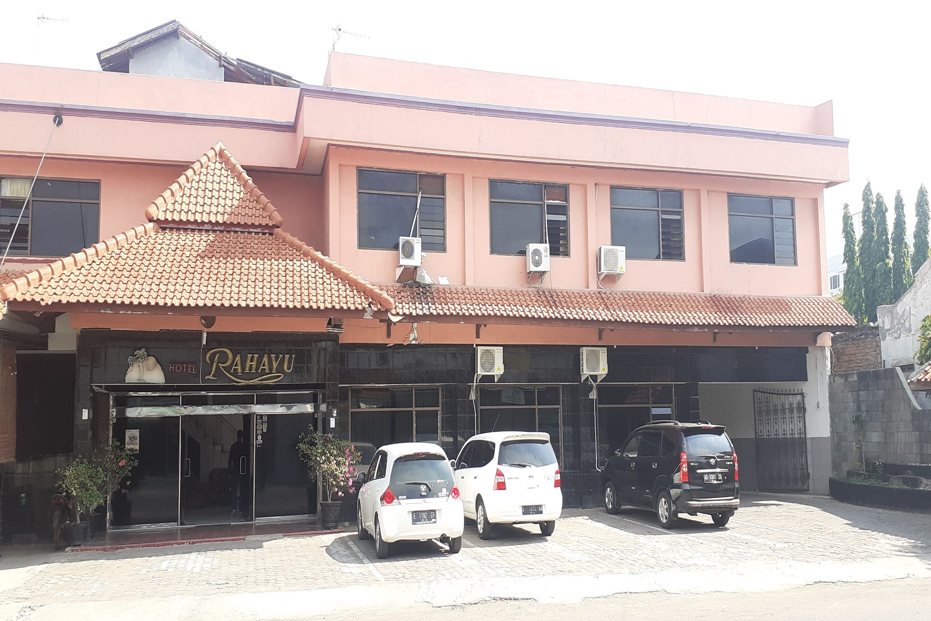 Hotel Rahayu by OYO Rooms