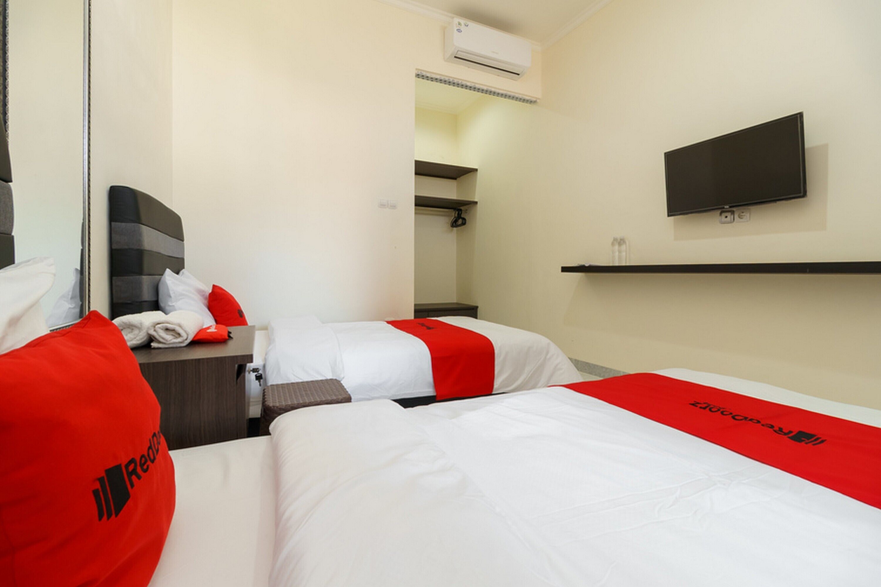 Kost Bale Cangkring by RedDoorz
