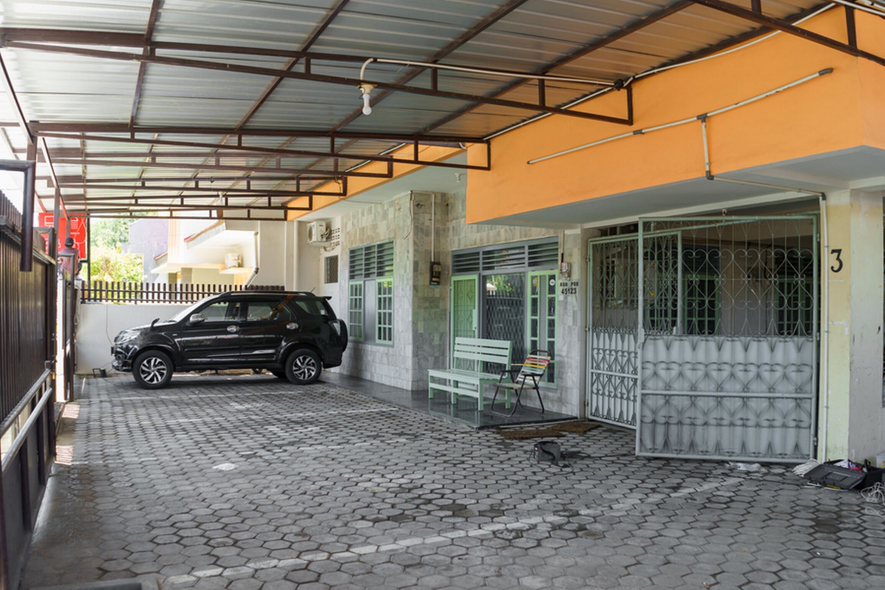 Kost Bale Cangkring by RedDoorz