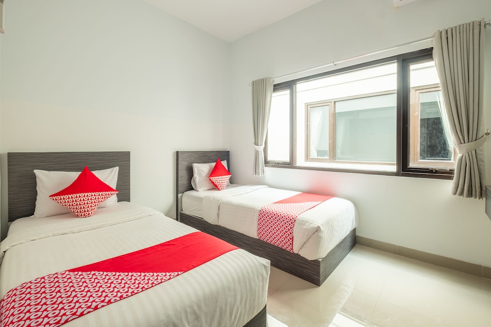 Sans Hotel Widarasari Cirebon