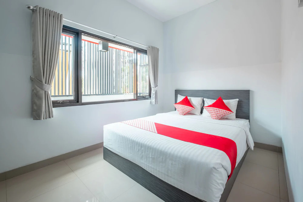 Sans Hotel Widarasari Cirebon