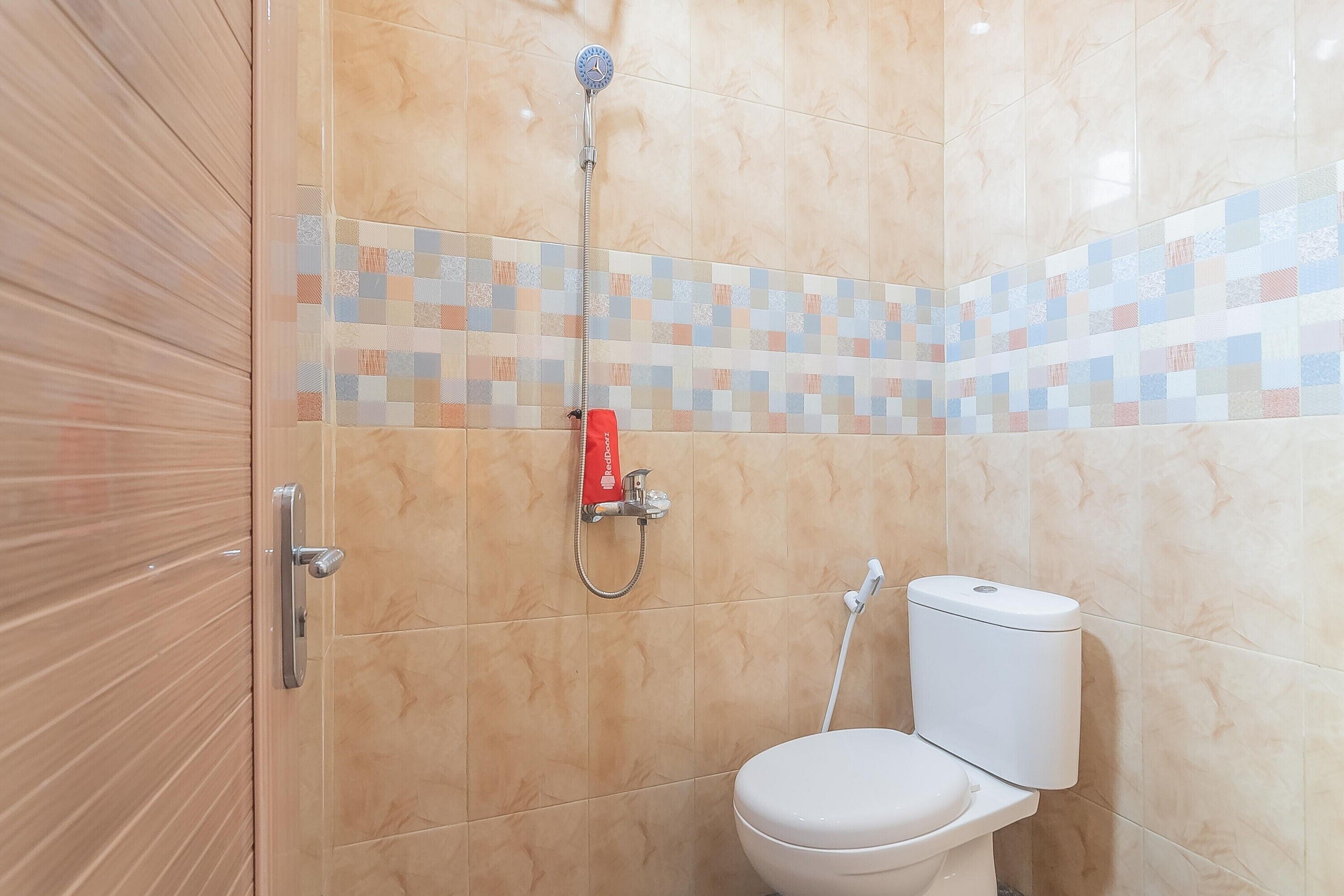 Reddoorz Plus @ Kesambi Street Cirebon