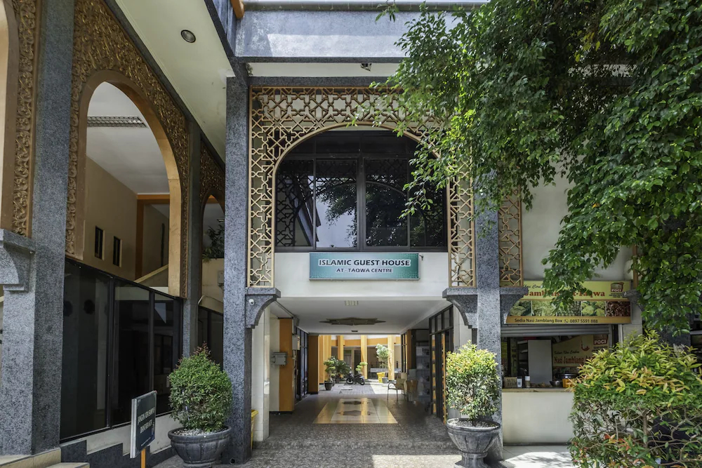 Taqwa Guest House Syariah by OYO Rooms