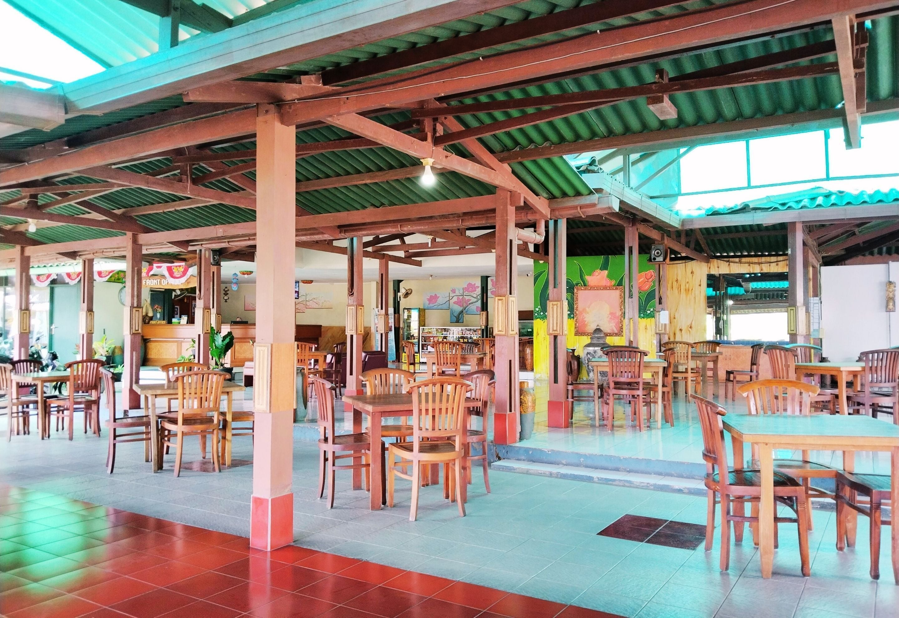 Hotel Grand Astoeti