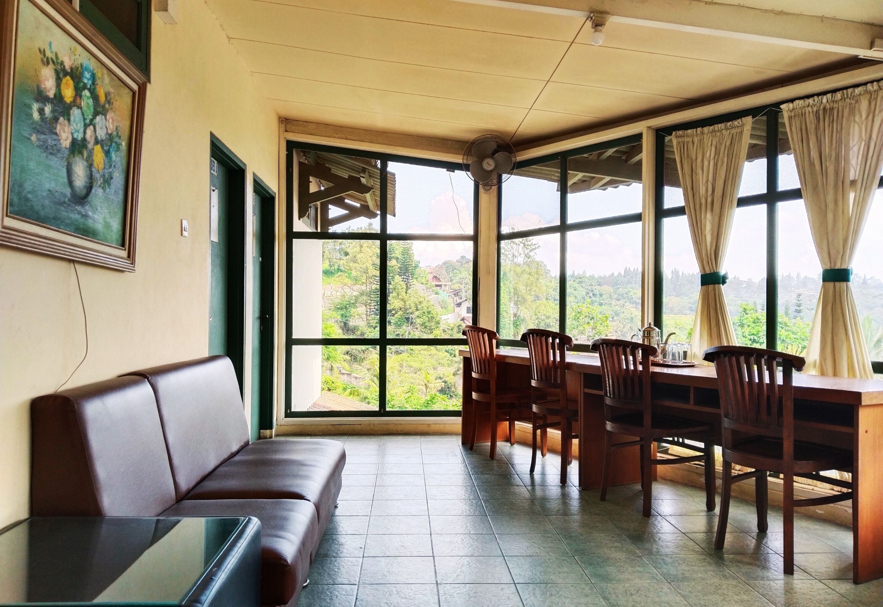 Hotel Grand Astoeti