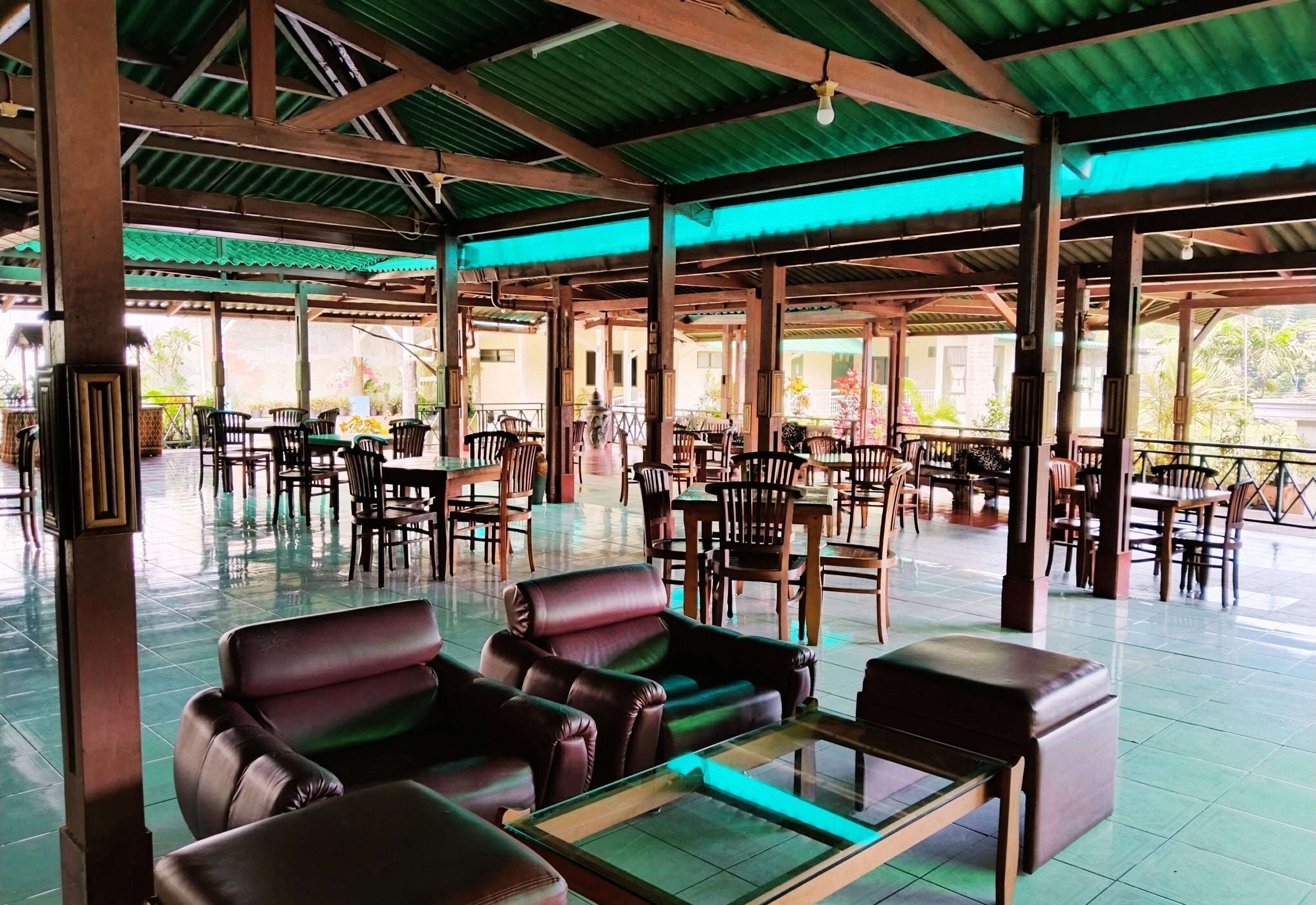 Hotel Grand Astoeti