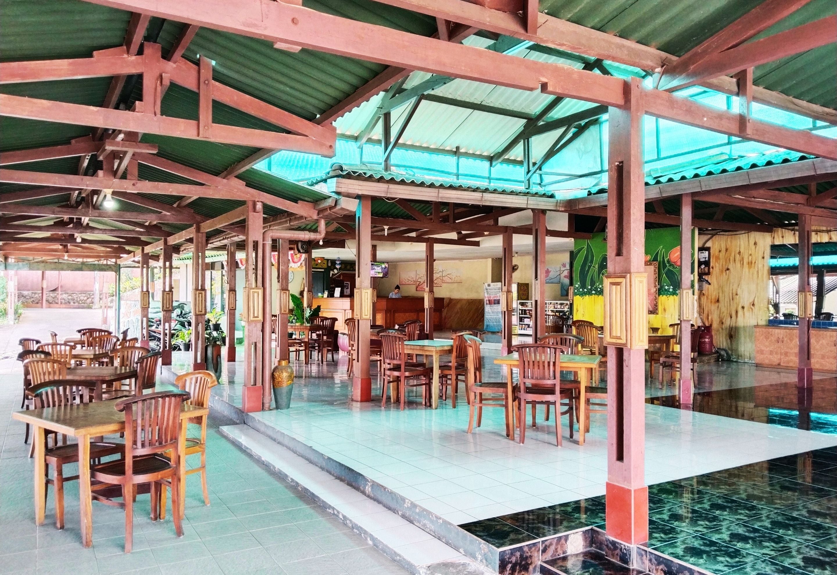 Hotel Grand Astoeti