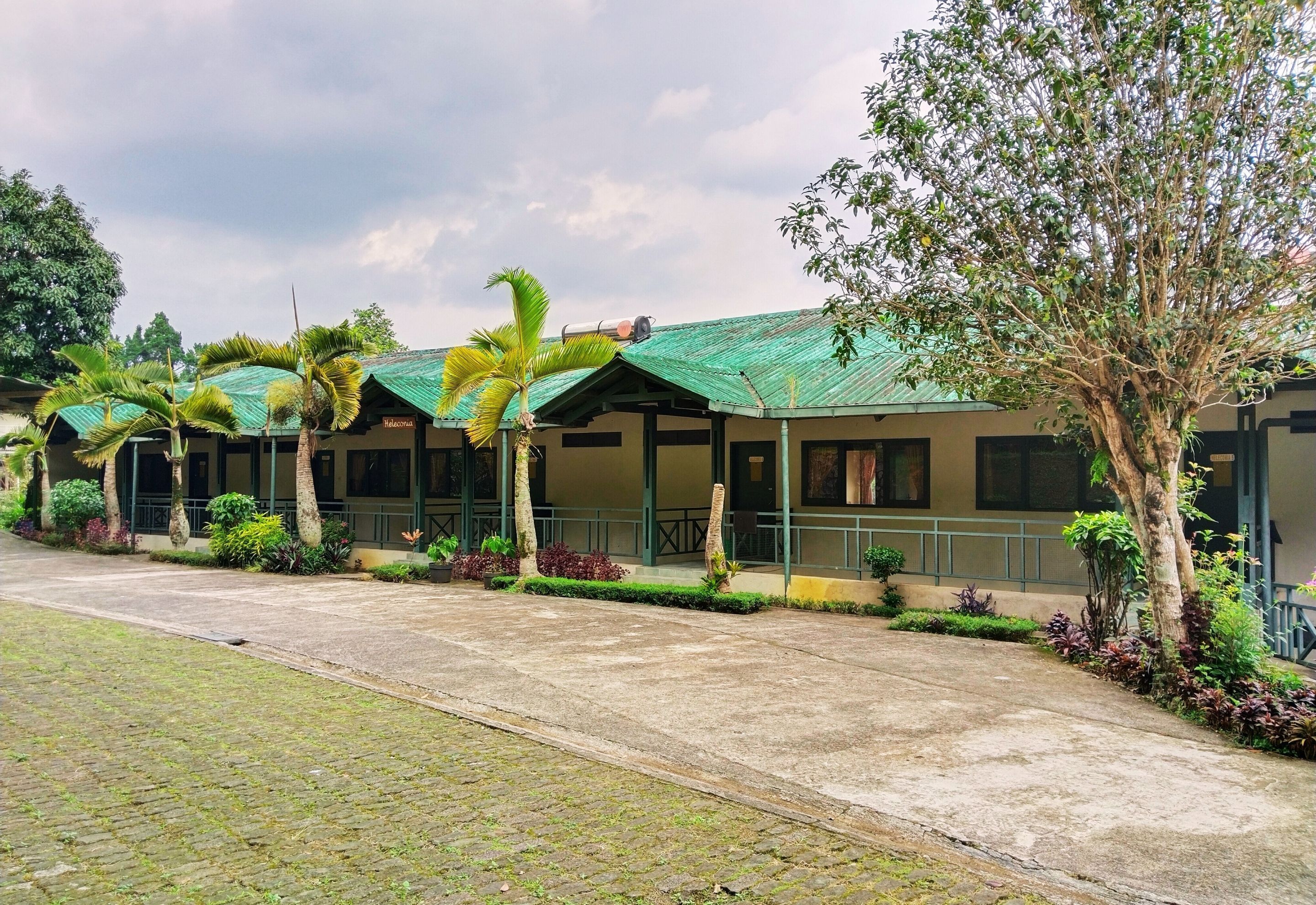 Hotel Grand Astoeti