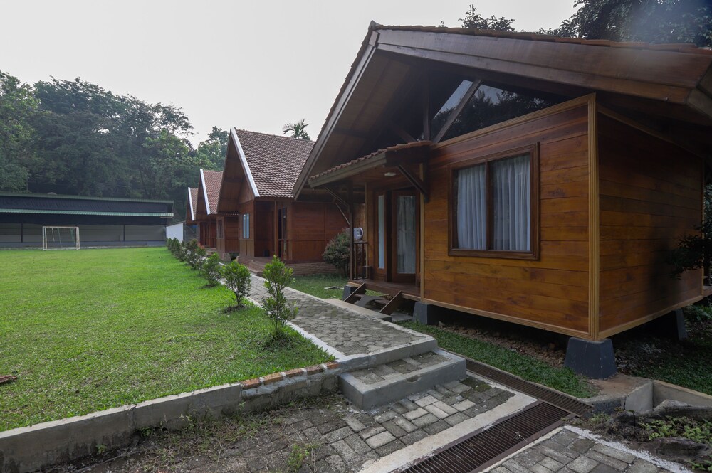 Pavo Resort by OYO Rooms
