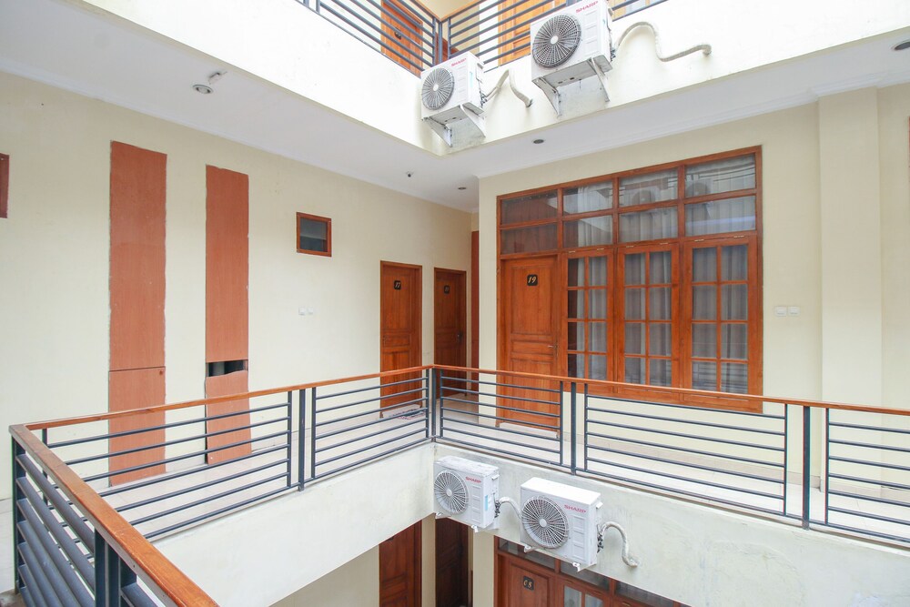 Graha Pastika Duksina 2 by Airy Rooms