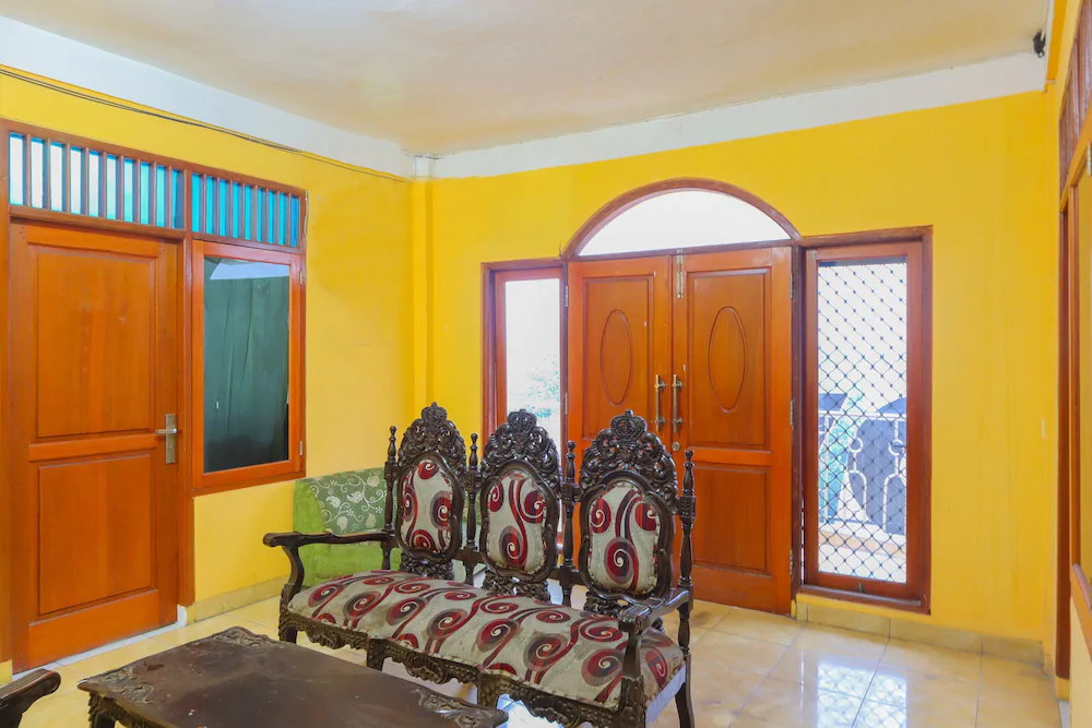 Ambassador Homestay by OYO Rooms