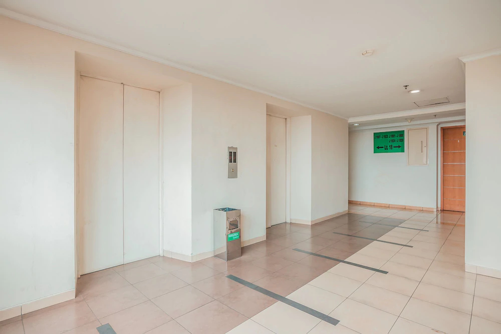 Cibubur Village Apartment by OYO Rooms