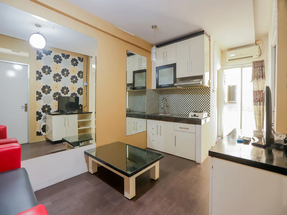 Cibubur Village Apartment by OYO Rooms