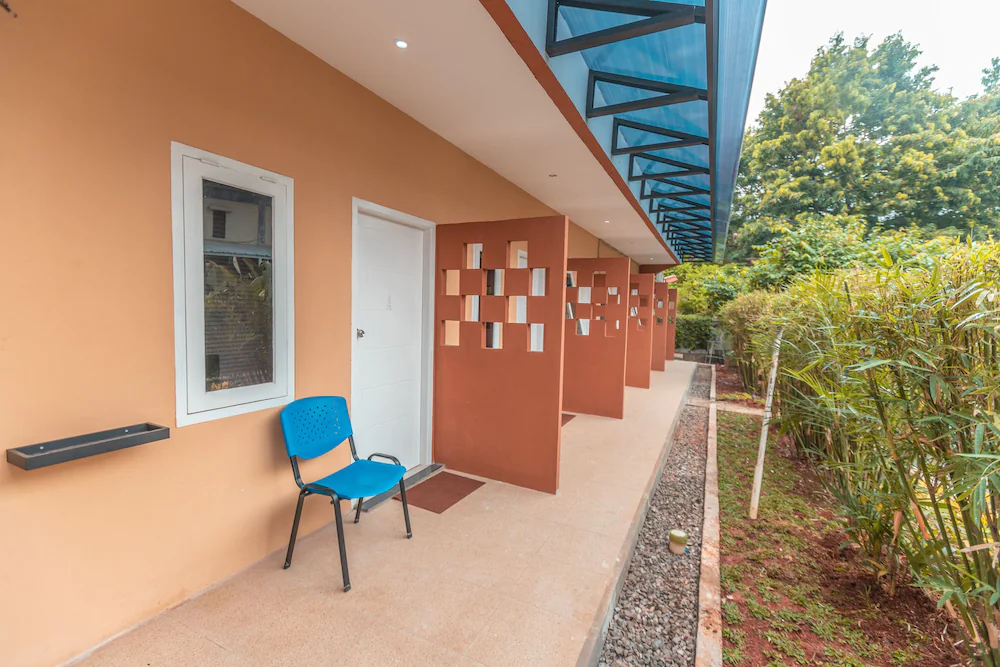 Dolfie Residence by OYO Rooms