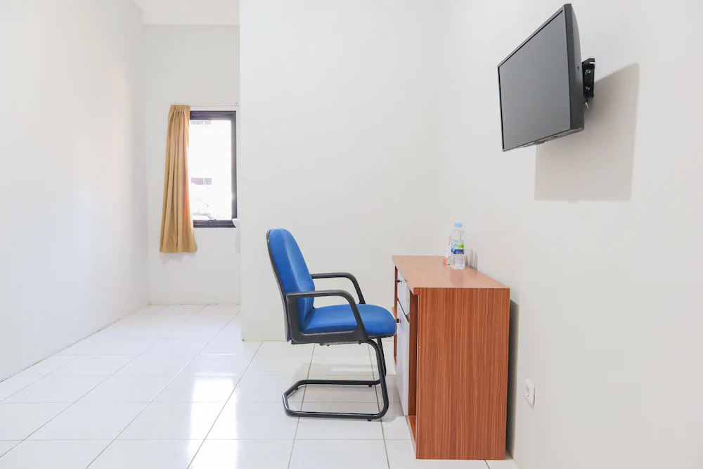 Wisma Anton Soedjarwo by OYO Rooms