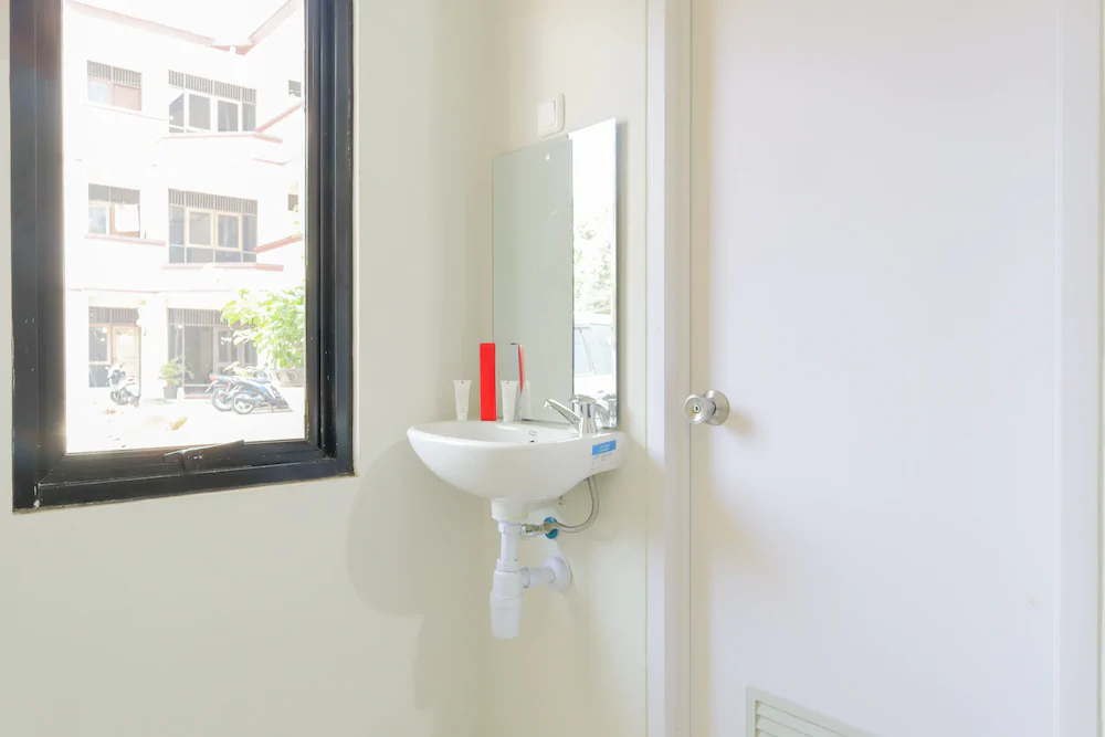 Wisma Anton Soedjarwo by OYO Rooms