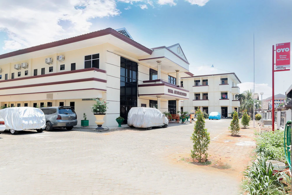 Wisma Anton Soedjarwo by OYO Rooms
