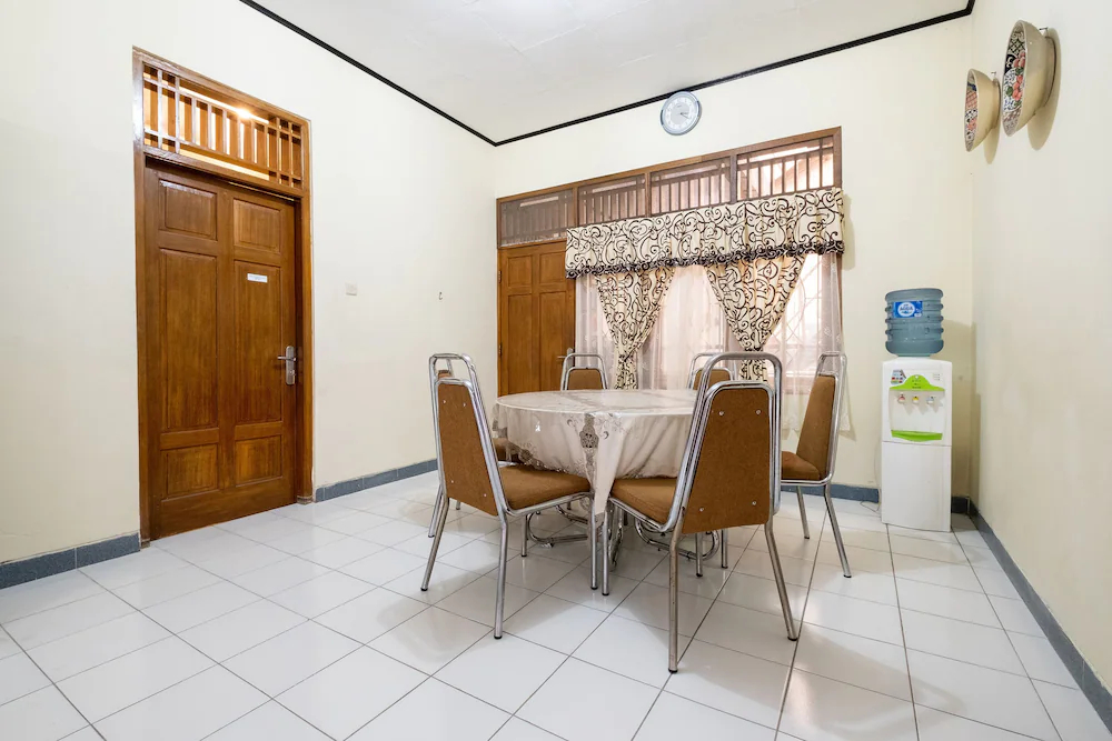 Abel Homestay Syariah by OYO Rooms