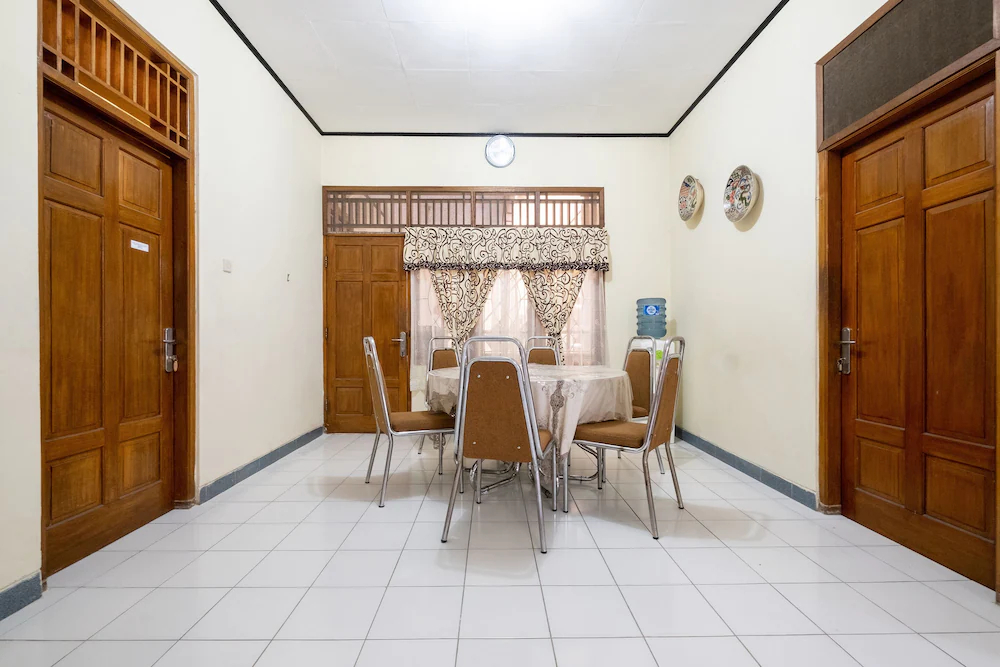 Abel Homestay Syariah by OYO Rooms